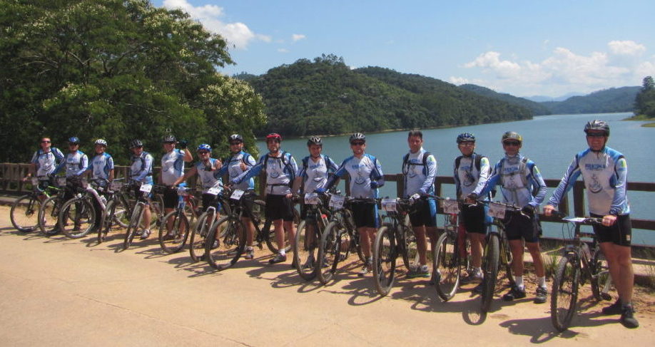 Em Nazaré Paulista, integrantes do Briosa Bikers realizaram em 16-12-2017 a volta na Represa do Rio Atibainha, São Paulo-SP. O pedal foi alusivo ao Dia do Marinheiro, comemorado em 13 de Dezembro.